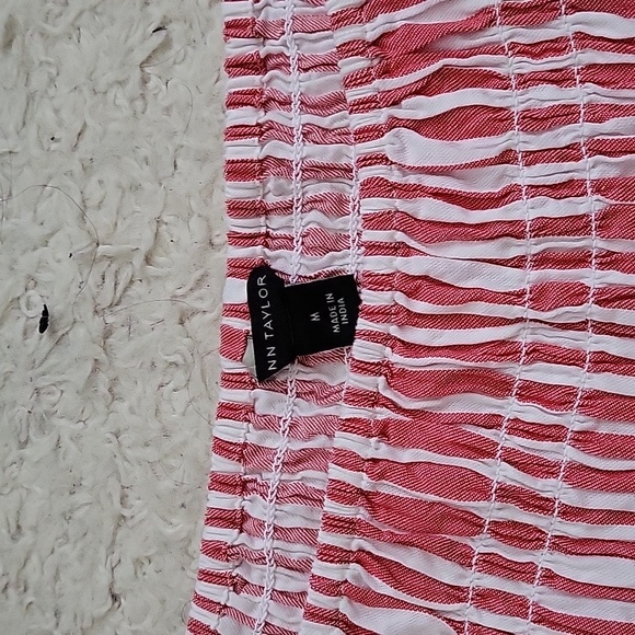 ! NWOT Ann Taylor top - Picture 2 of 3